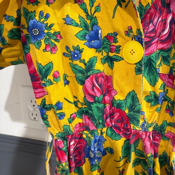 Vibrant Vintage Floral Midi Dress - Picture 4 of 15